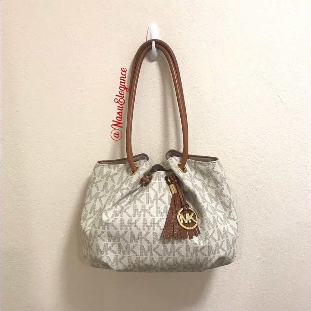 🔴 SOLD 🔴 👜 Authentic Michael Kors 👜